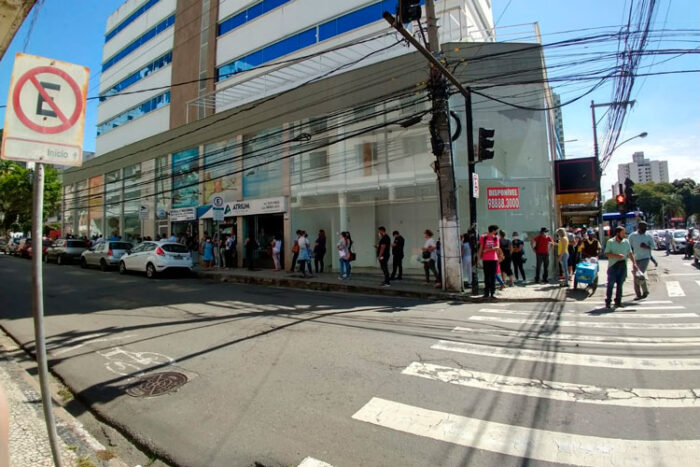 Profissionais de saúde esperam mais de duas horas na fila para vacina 1 vacina profissionais de saude leticya 2