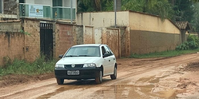 Rua do Novo Horizonte segue tomada por lama 1 vu 0505