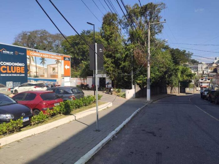 Cabo de poste arrebentado gera insegurança 1 vu24.05