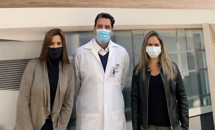 Darcy Ferreira da Silva, que comemora 81 anos hoje de pura alegria, com os filhos Lucas, Bráulio e Cláudio 2 A arquiteta Aletheia Westermann, que vai assinar o projeto da nova recepção do Hospital 9 de Julho, o diretor Olamir Rossini Júnior e Renata Januzzi, arquiteta coordenadora da obra do hospital
