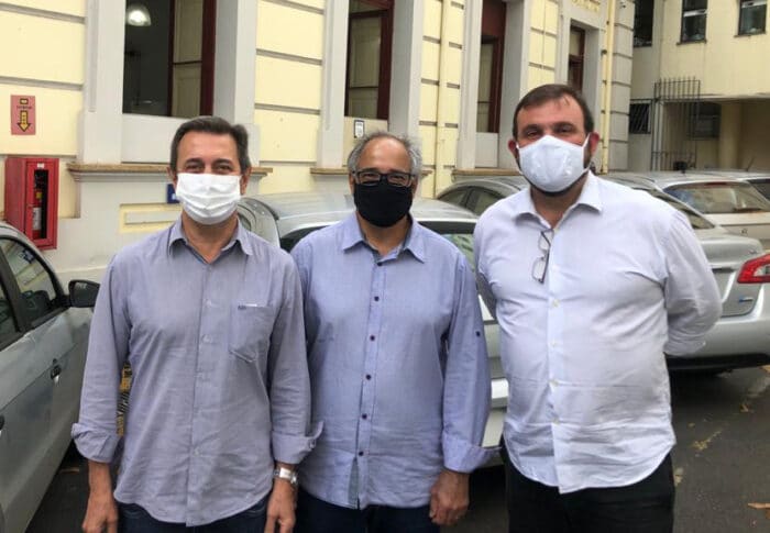 Márcia Teixeira com Lygia Toledo, que comemora aniversário hoje 2 Isauro Calais, Nilson Ferreira Neto e Eduardo Schroder, três gerações de dirigentes que marcaram época no Procon