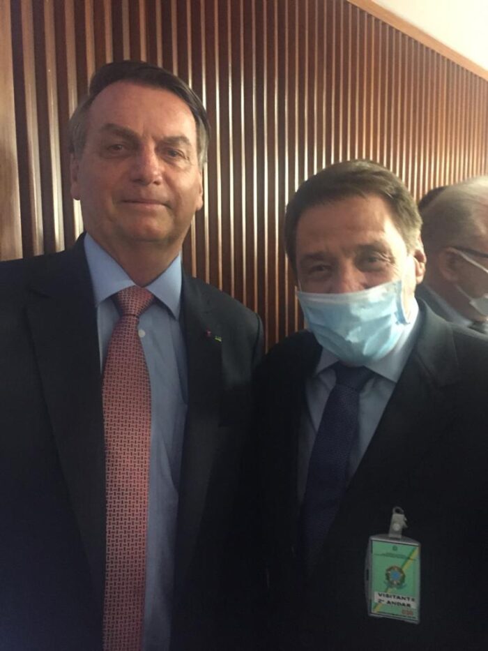 O presidente Jair Bolsonaro e o presidente da Santa Casa, Renato Loures em recente encontro no Palácio do Planalto 1 O presidente Jair Bolsonaro e o presidente da Santa Casa, Renato Loures em recente encontro no Palácio do Planalto