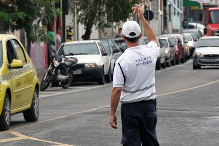 Ruas de JF terão interdições durante as celebrações da Semana Santa 1 agente de transito