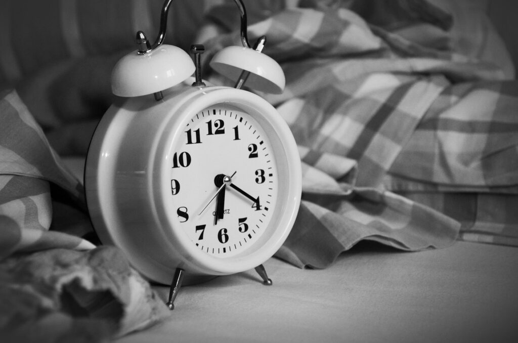 Aqueles dias! 1 alarm clock 1193291 1920