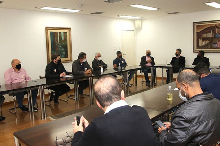 Valor da passagem de ônibus será mantido até o fim do ano 1 mesa de conversa transporte by fernando priamo
