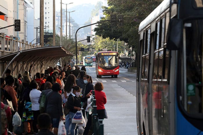 Valor da passagem de ônibus será mantido até o fim do ano 2 onibus ponto de transporte by fernando priamo