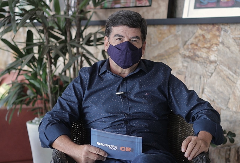 Imagem: Encontro com CR – Nina Halfeld, da ONG Irmãos do Bem