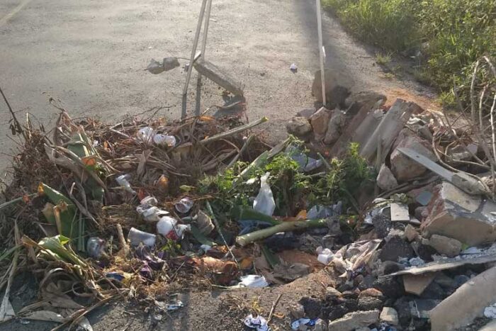Buraco causa transtornos em via pública 1 vu02.06