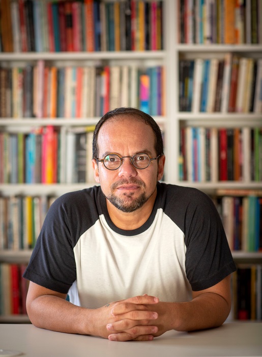 "Sempre tive interesse especial por ritos que se dão quase de forma imperceptível sob a capa do cotidiano”, conta Marcelo Moutinho 2 MMoutinho LeoAversa100 2
