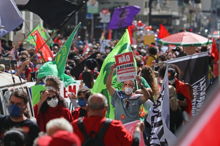 Manifestantes fazem ato contra o Governo Bolsonaro em Juiz de Fora 1 manifestacao240721 4 leonardo costa