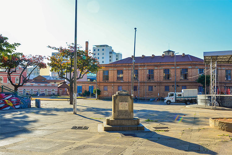 O que houve com o monumento a Bernardo Mascarenhas? 1 momnumento mascarenhas 1
