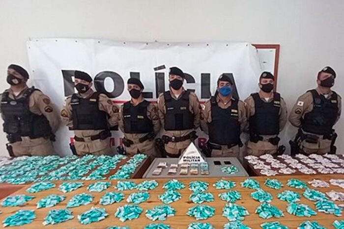 Operação conjunta realiza prisão por tráfico dentro de ônibus interestadual 1 policiaaa