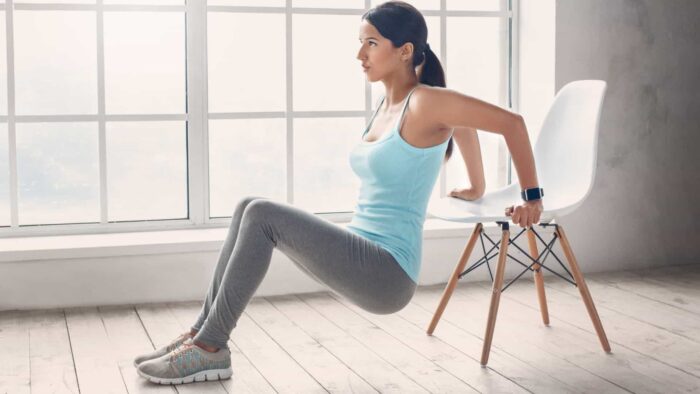 Mas fazer exercício em casa funciona mesmo? 1 treino em casa 2