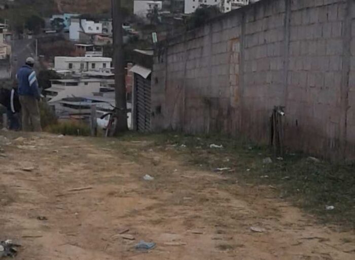 Ruas no Parque Independência estão sem asfalto 1 vu30.07
