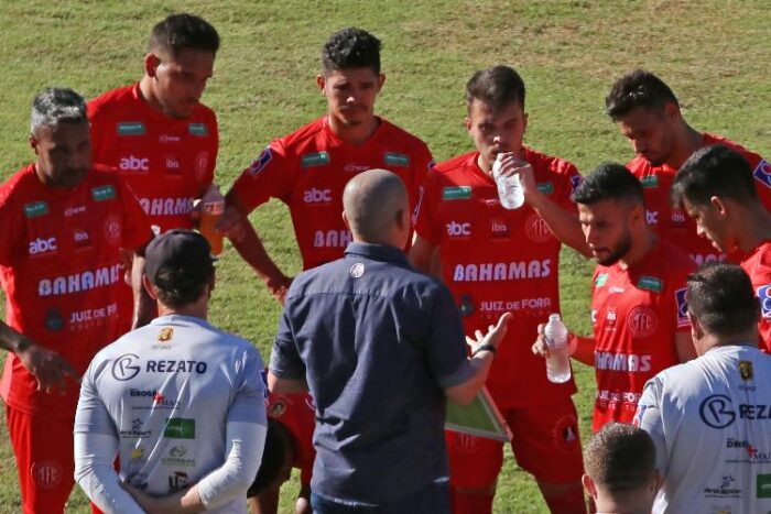 Baeta vira a página, pensa em classificação e encara o lanterna Aymorés 1 Baeta no Tu Tu foto Leonardo Costa