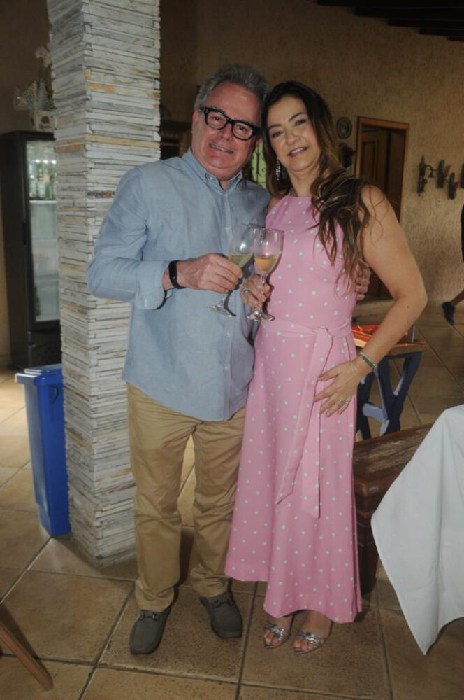 O desembargador Marco Aurélio Ferenzini e Kelly Zacharias Rocha em almoço recente 1 O desembargador Marco Aurélio Ferenzini e Kelly Zacharias Rocha em almoço recente Foto: Andréa Ottoni