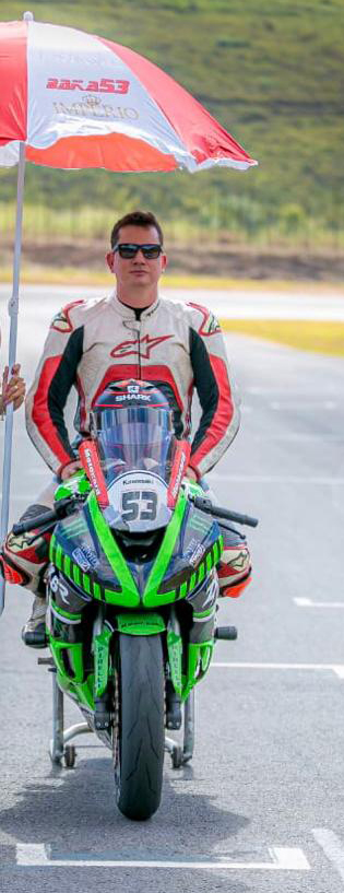Rosiane Lima e Renan Marques clicados no inverno de Itaipava (RJ) 2 O ubaense Vinícius Talma está entre os pilotos que, neste domingo, vão competir no Autódromo Ponteza