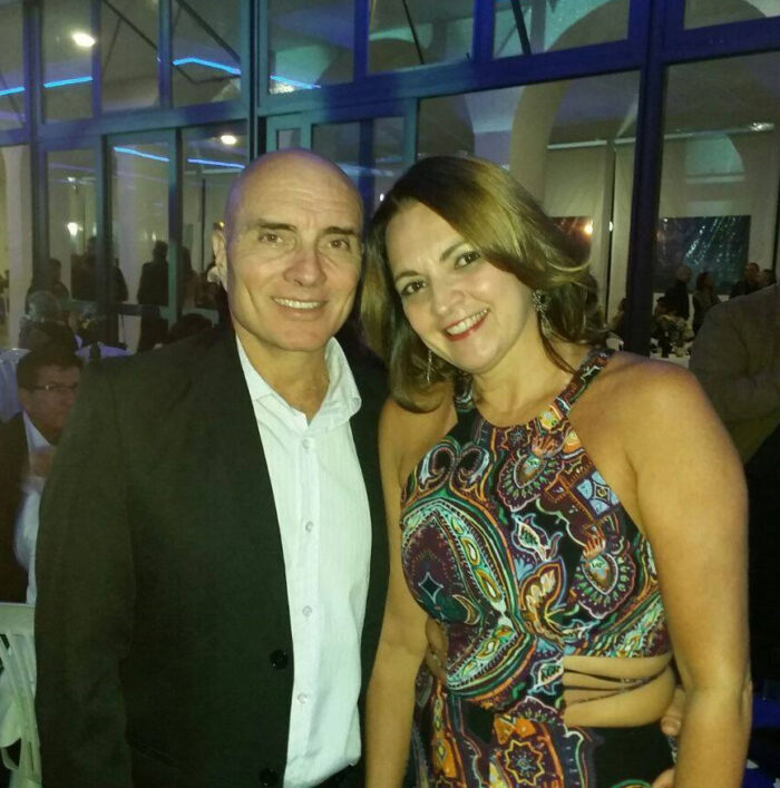 Taís Veloso, Suellen Horácio, Gisele Latuf, Dennis Orrú, Fabrício Menezes, Geraldo Gomes e Carla Dahbar, da equipe comercial da Rede Tribuna, comemoraram os bons números de agosto com almoço, ontem, na Churrasqueira Alto dos Passos 2 Ricardo Zacaron (aniversariante de hoje) e Lúcia Andrea Peralva, antes da pandemia