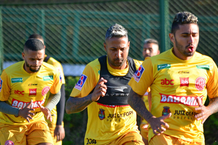 Cobrado ofensivamente, Tupynambás tenta classificação contra o Democrata-SL 1 Treino Baeta Tupynambas Campo Futebol Foto Jessica Pereira 86