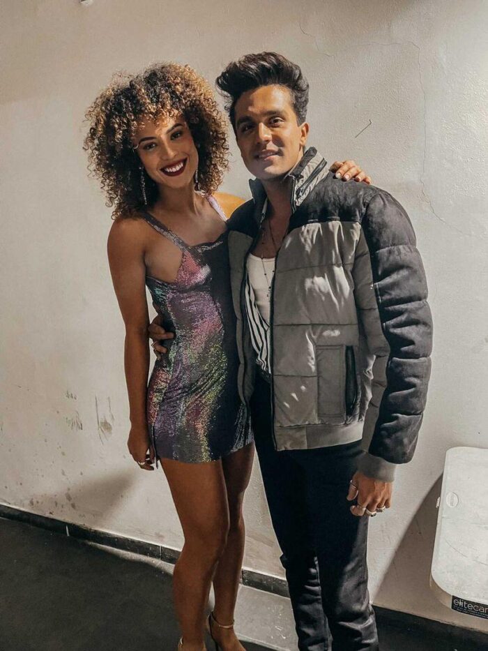Yasmin Marinho (do 'casting' de bailarinas do "Domingão") participa do novo clipe “Sorria”, de Luan Santana e Mc Don Juan 1 Yasmin Marinho (do 'casting' de bailarinas do "Domingão") participa do novo clipe “Sorria”, de Luan Santana e Mc Don Juan