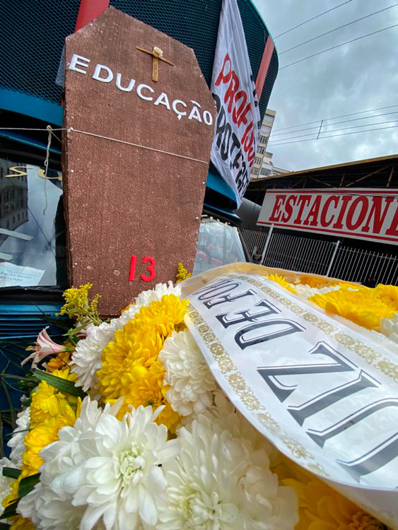 Pais e crianças pedem escolas abertas em manifestação no Centro 3 escolas abertas foto sergio bara 5