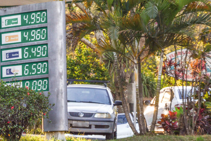Preço da gasolina volta a subir e já é encontrado a R$ 6,49 em Juiz de Fora 1 preco da gasolina by jessica pereira