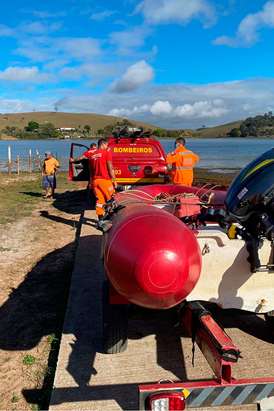 Bombeiros resgatam segundo corpo na Represa João Penido 1 resgaste corpo divulgacao bombeiro2s