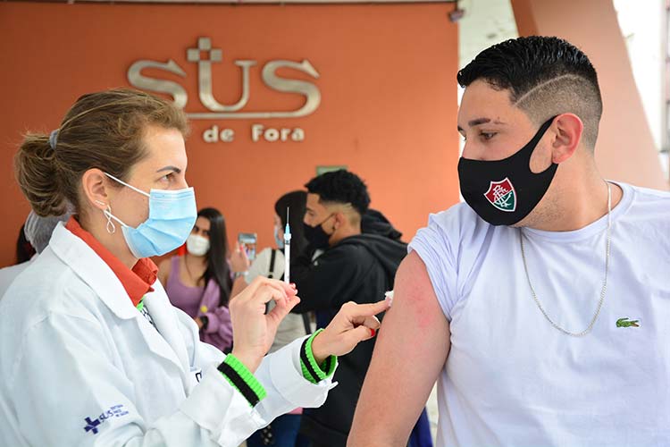 Vacinação transcorre com tranquilidade neste sábado em Juiz de Fora 1 vacinacao coronavirus pam marechal by jessica pereira alerrando