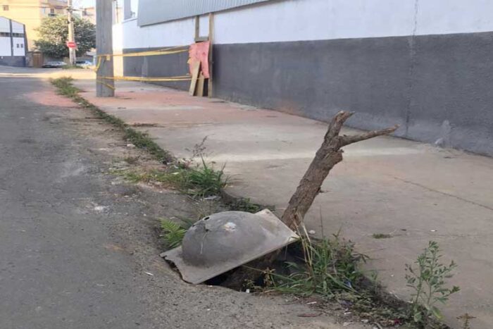 Rua do Bom Jardim tem buraco e sujeira 1 vu13.08