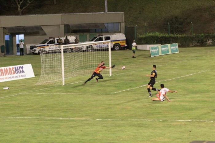 Baeta empata com o Nacional de Muriaé na estreia do quadrangular final do Módulo II 1 04 09 2021 Tupynambas x Nacional foto Guilherme Pannain Assessoria P2 2