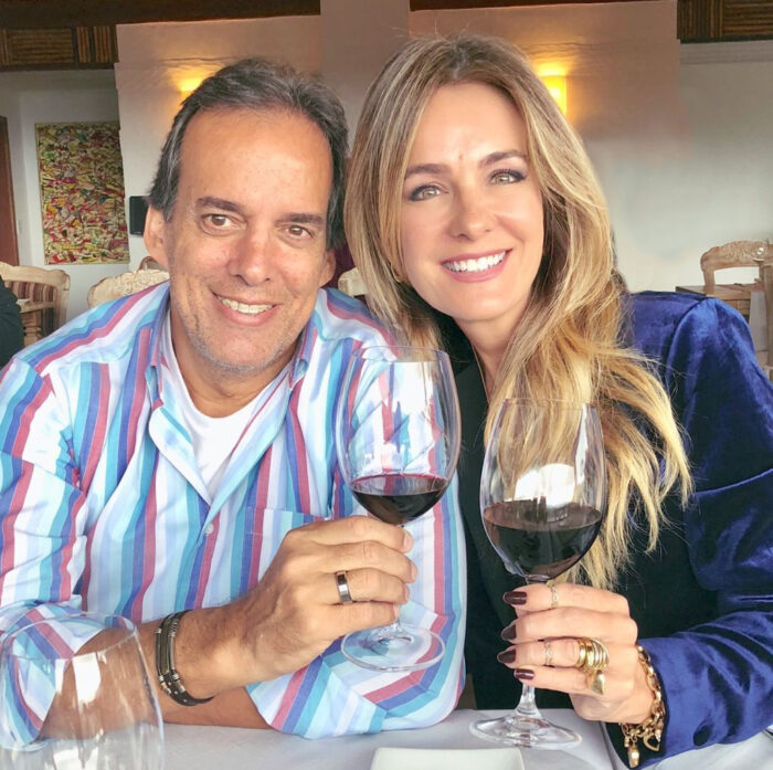 O diretor de comercial do Grupo Bahamas, Rodrigo Zata com o presidente do conselho de administração Paulo Roberto Lopes, Adriana Barros e o editor-geral Paulo Cesar Magella 3 Júlio César Noel e Patrícia Alvim comemoram hoje 25 anos de casados