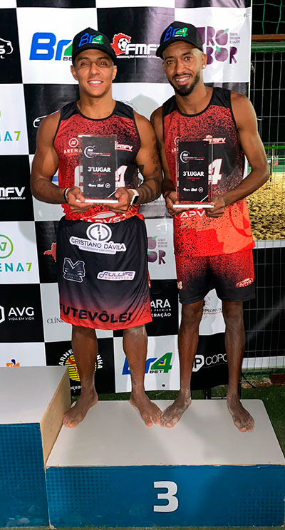 Juiz-forano vai duas vezes ao pódio no Campeonato Mineiro de Futevôlei 1 futevolei aulus e lucas silva arquivo pessoal