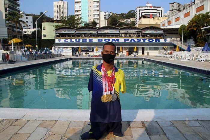 Gabriel Araújo chega em JF e cita maior lição da Paralimpíada: "poder inspirar novas pessoas" 2 gabriel araujo medalha by fernando