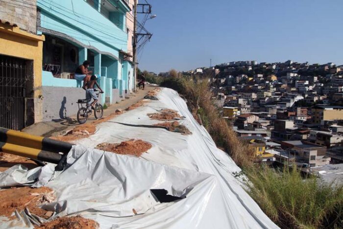 Moradores vivem apreensivos após casas serem interditadas no Santa Luzia 1 interita santa luzia by fernanda