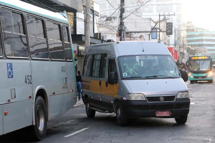 Cerca de 30% dos transportadores escolares não retornarão em Juiz de Fora 1 vans escolares by fernando