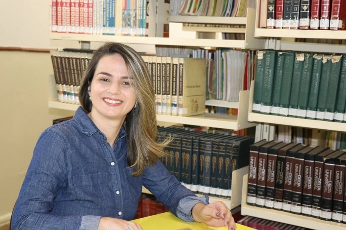"A literatura possibilitará o colo afetivo de que precisamos neste momento", reflete Lauriana Paiva 2 Lauriana Paiva foto de 2021