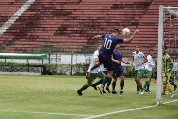 Com 3 a 0, Manchester vence a primeira na história em JF e vira líder 2 Manchester x Betis gol Hugo foto Daniel Braga Manchester