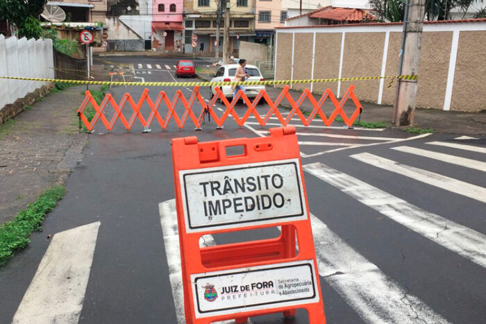 Defesa Civil interdita, parcialmente, residência no Bairu 1 transito impedido