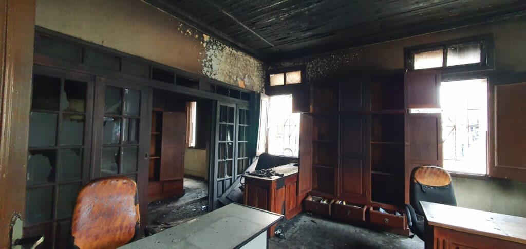 Incêndio atinge prédio da Câmara Municipal de Lima Duarte 1 3incendio camara lima duarte
