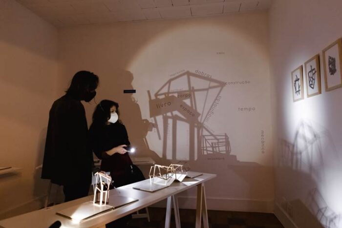Exposição 'Mecanografia', de Fabrício Carvalho, inaugura Sala da Casa 1 mecanografias