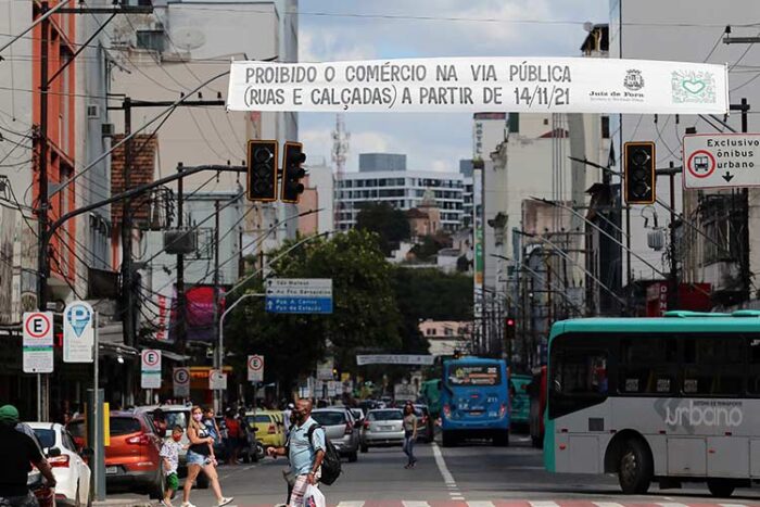 Ambulantes reclamam das vendas no primeiro dia na Praça do Riachuelo 3 transito getulio vargas ambulantes by fernando priamo