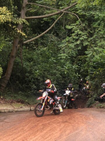 Pilotos partem para a trilha na Edição Épica do Ibitipoca Off Road 1 trilha 1 Wallace Mattos Misto Quente Comunicacao e1638033923591