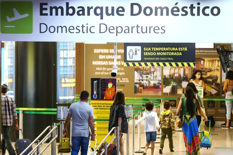 Fique atento: crianças precisam de autorização para viajar desacompanhadas 1 embarque criancas