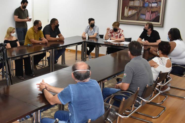 PJF anuncia pagamento de gratificação a profissionais da Saúde 1 gratificacao profissionais de saude by carlos mendonca pjf