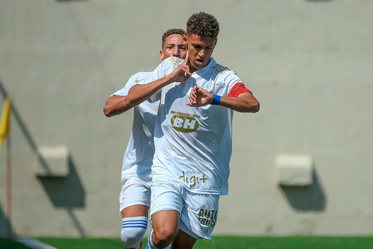 Juiz-forano assina contrato profissional com o Cruzeiro com multa multimilionária 1 jovem do cruzeiro1