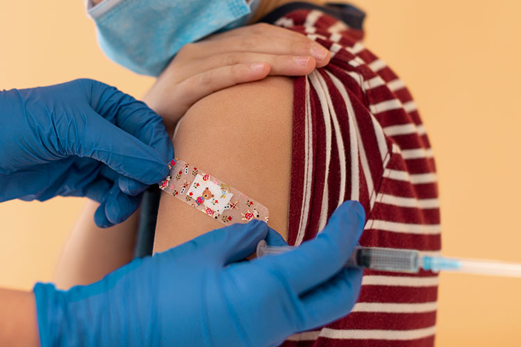 Prefeitura realiza Dia D de vacinação infantil contra a Covid-19 neste sábado 1 vacina criancas coronavirus pfizer covid by free pik