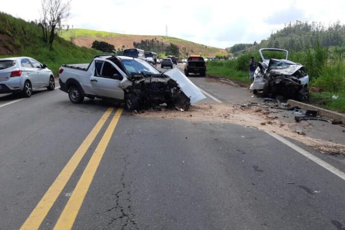 Colisão entre automóveis deixa dois feridos no Bairro Igrejinha 1 17 01 2022 acidente Igrejinha foto PRF