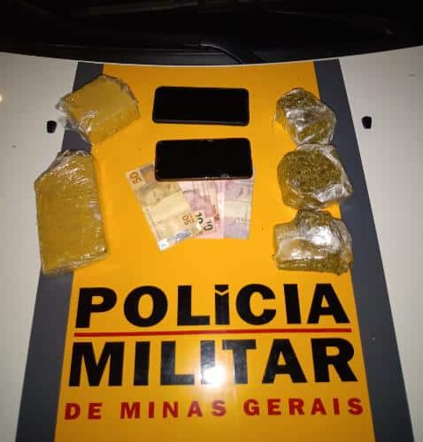 Motorista de aplicativo é preso com barras de maconha em Rio Novo 1 27 01 2022 apreensao PM divulgacao