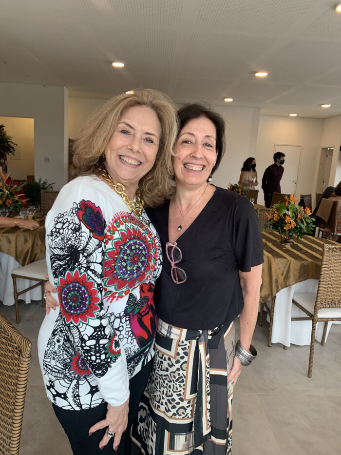 Sandra Araujo e Cristina Macedo em tarde social    