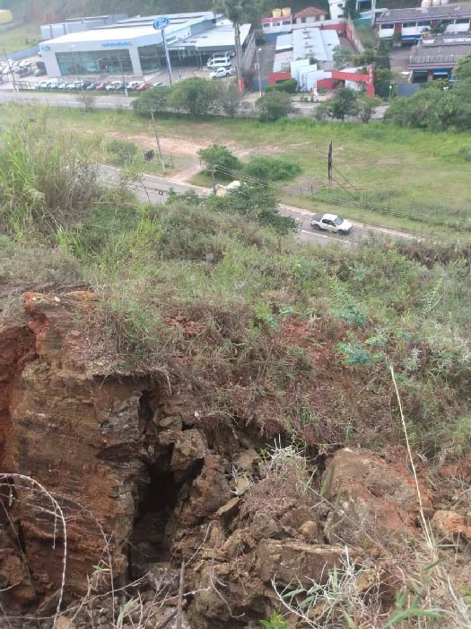 Desvio de trânsito na Deusdedit Salgado exige atenção dos motoristas 1 deusdeti interditada by secom
